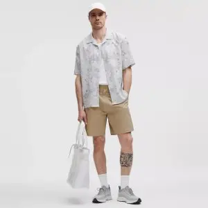 Woven Relaxed-Fit Pleated Short 8"